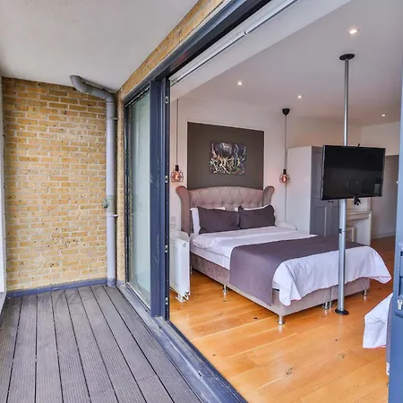 Goodwin St Hotel London Exterior photo