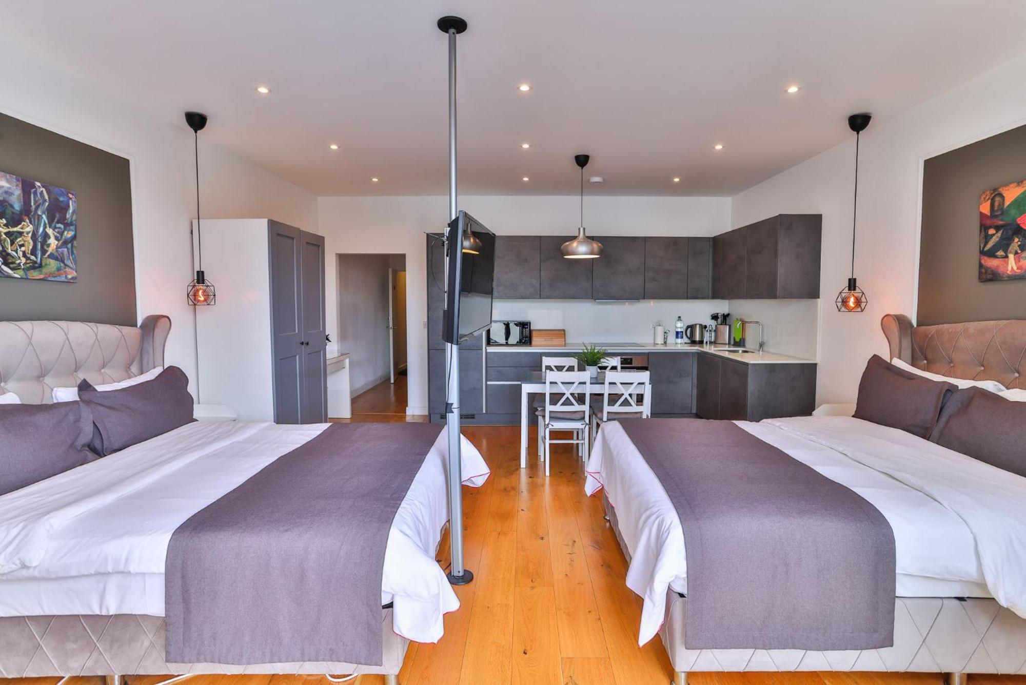 Capsule hotel Goodwin St London