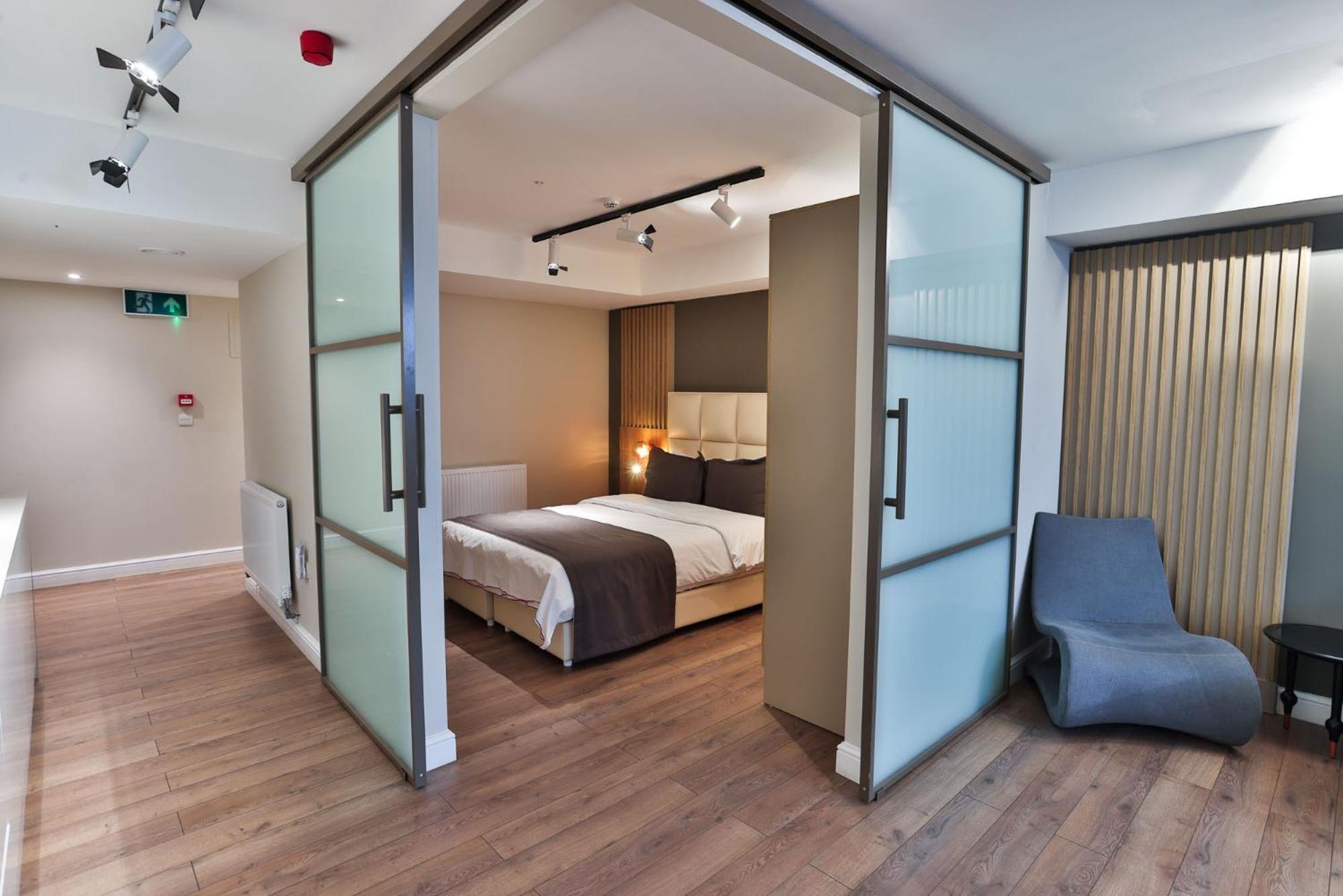 Capsule hotel Goodwin St